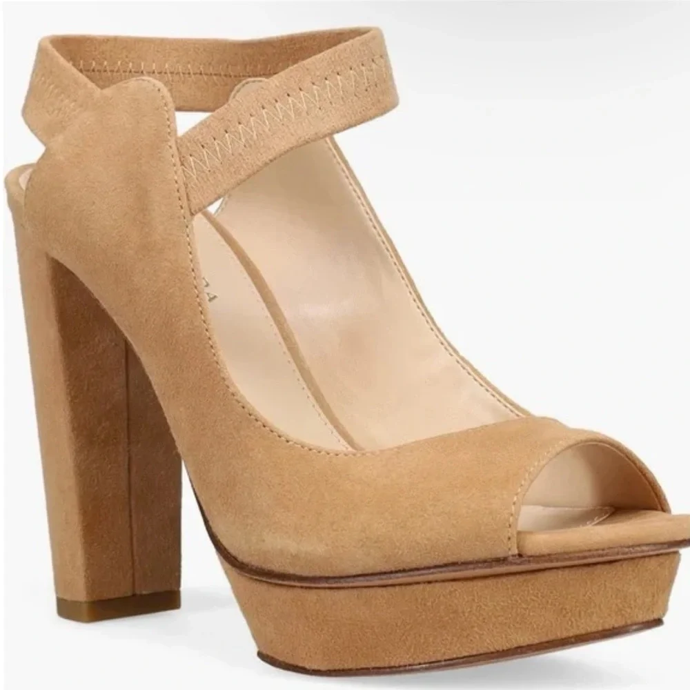 🌸PELLE MODA🌸 Pacey Peep Toe Platform Sandal In Latte Size: 11M